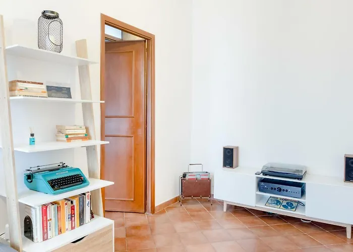 Vinylogy 5to Piano Daire Roma